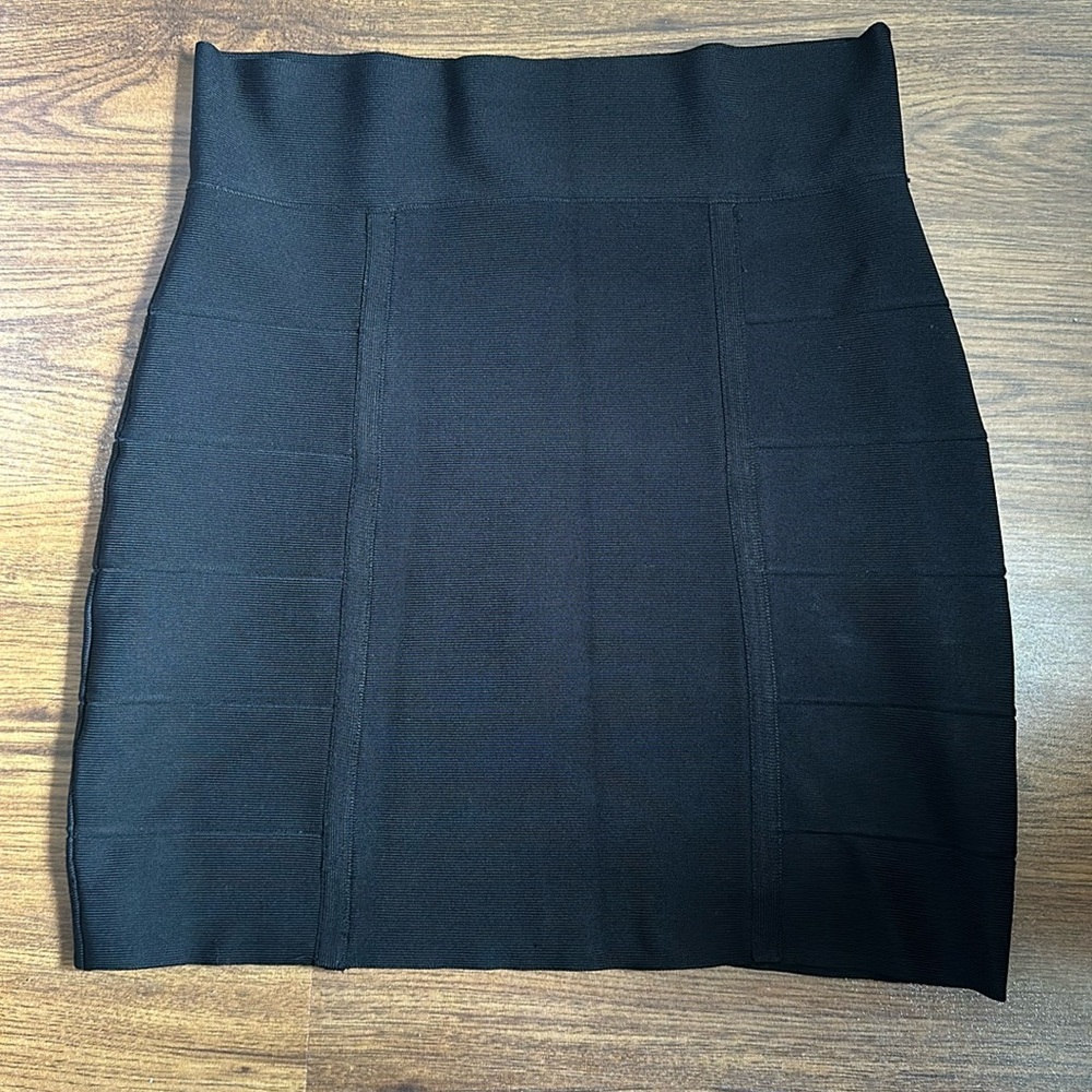 BCBG bandage skirt size L